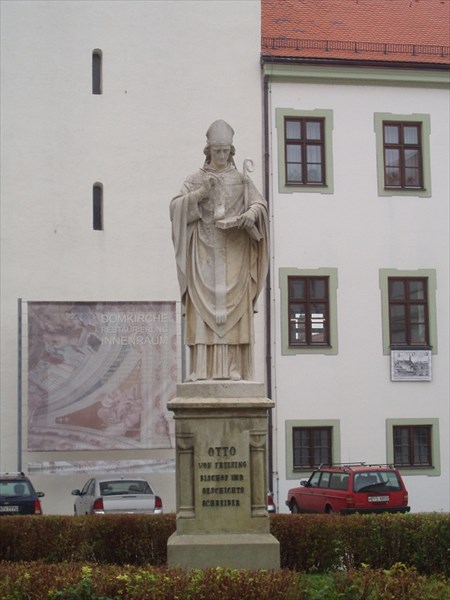020-Памятник епископу Отто Фрайзингскому
